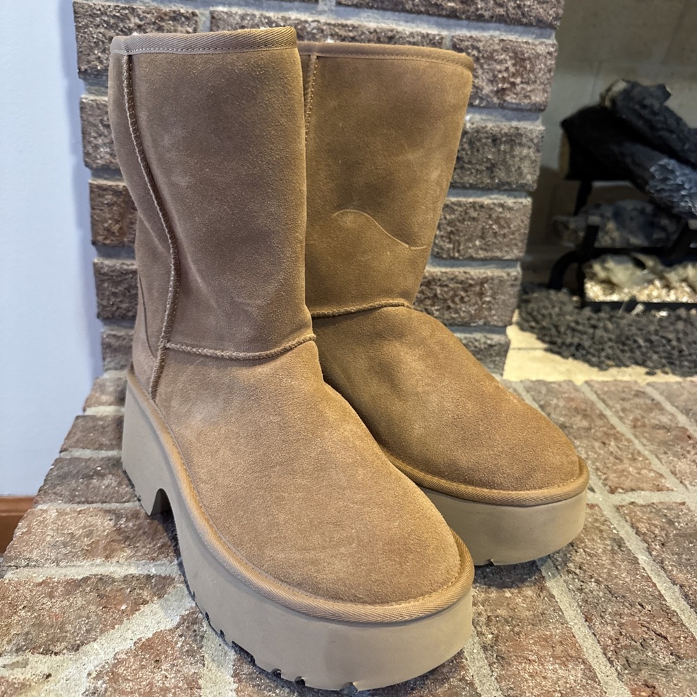 UGG Classic Short New Heights Chestnut Platform Boots Women's Sz 10 #616